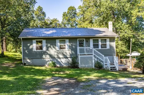 327 Village Rd, Shipman, VA 22971