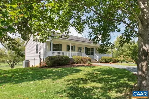 2033 Rolling Rd S, Scottsville, VA 24590
