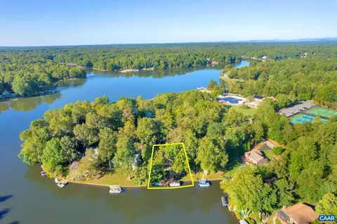 6 Lakeview Cir, Palmyra, VA 22963