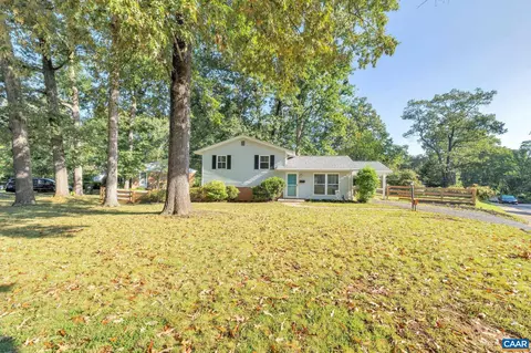 617 Shamrock Rd, Charlottesville, VA 22901