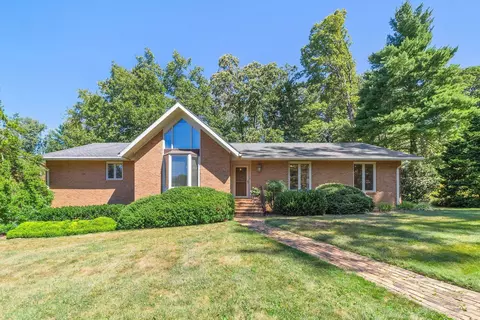 15 Ridgewood Dr, Staunton, VA 24401