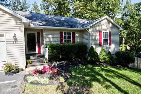 16 Rockwood Ln, Palmyra, VA 22963