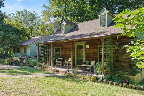 468 Hammond Ln, Staunton, VA 24401