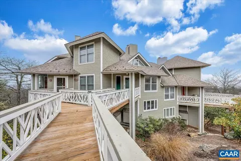 27 Stonewall Ct, Roseland, VA 22967