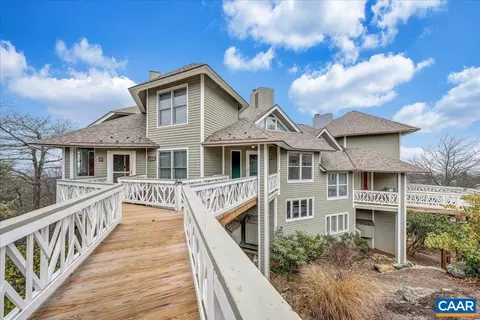 27 Stonewall Ct, Roseland, VA 22967
