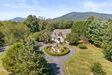 21 Black Walnut Dr, Nellysford, VA 22958