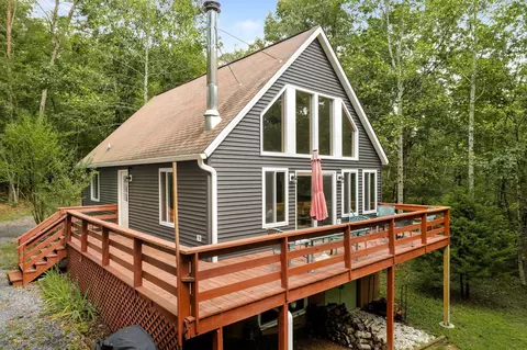 143 Bluebird Ct, Basye, VA 22810