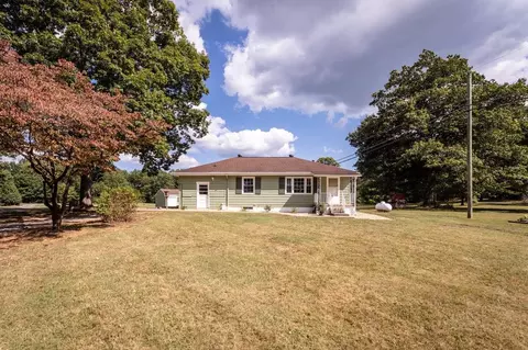 27 Annadale Ln, Stuarts Draft, VA 24477
