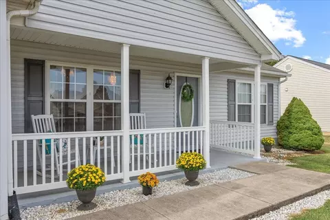 41 Carrollton Ct, Weyers Cave, VA 24486