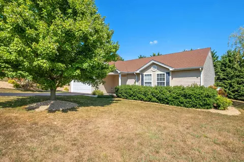 94 Longview Cir, Fishersville, VA 22939
