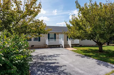 1724 Hermitage Dr, Harrisonburg, VA 22801