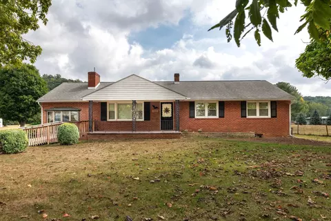 555 Hankey Mountain Hwy, Churchville, VA 24421