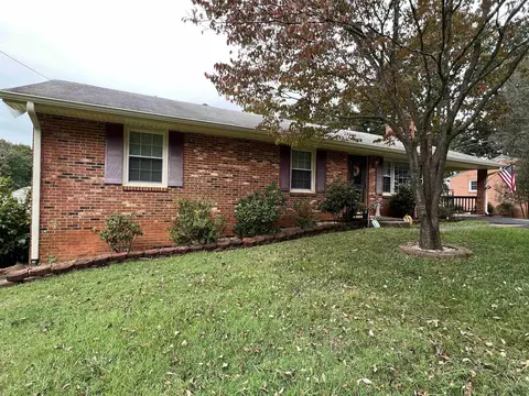 60 Windsor Ln, Lynchburg, VA 24502