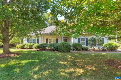 1220 Dunlora Dr, Charlottesville, VA 22901