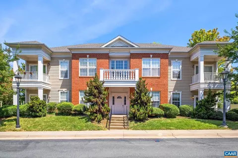 950 Glenwood Station Ln #102, Charlottesville, VA 22901