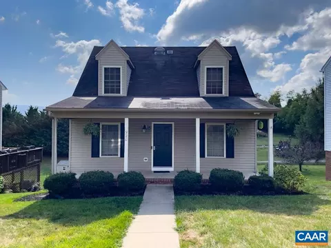 920 Sherwood Ave, Waynesboro, VA 22980