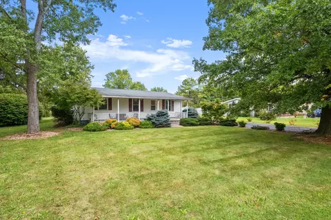 44 Kingswood Ct, Lyndhurst, VA 22952