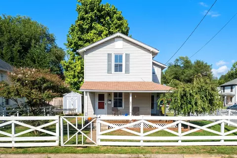 401 W 12th St W, Waynesboro, VA 22980