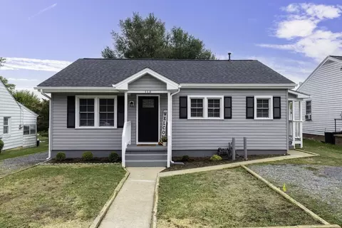 113 Mulberry St, Staunton, VA 24401