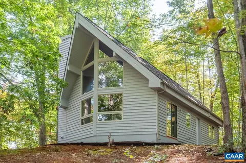 363 Stillwater Ln, Roseland, VA 22967