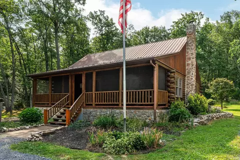 172 Pine Chapel Ln, Greenville, VA 24440