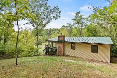 327 Lake Dr, Luray, VA 22835