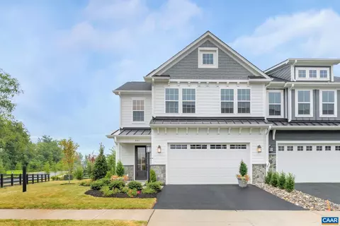 880 Arboleda Dr, Crozet, VA 22932