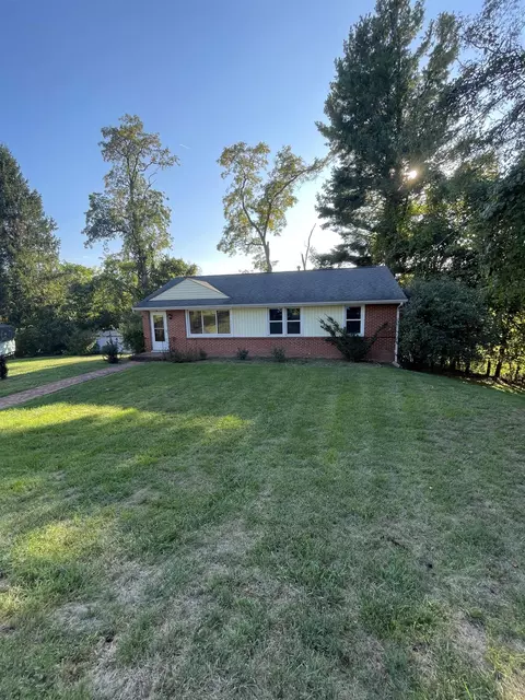 411 Linden Dr, Staunton, VA 24401