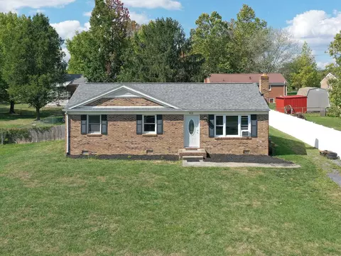 113 Harper St, Weyers Cave, VA 24486