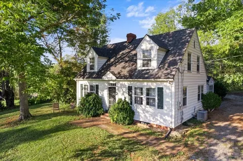 51 Canoe Ln, Elkton, VA 22827