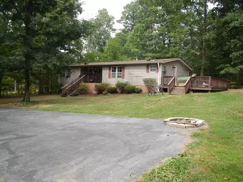 394 Thorofare Rd, Crimora, VA 24431