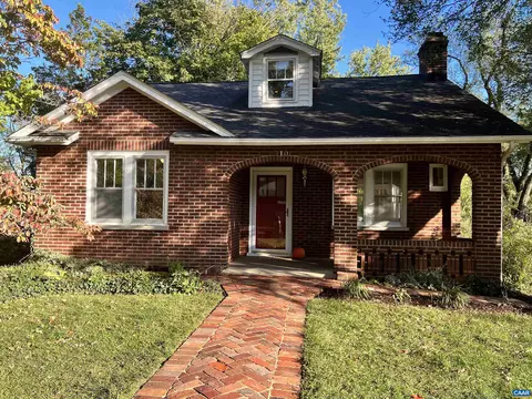 710 Pine Ave, Waynesboro, VA 22980