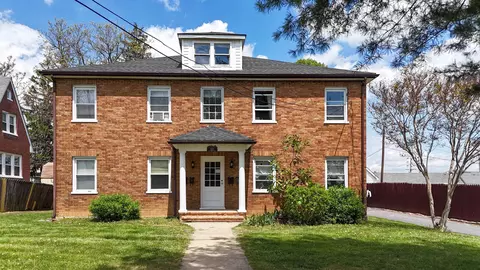 1325 W Main St W, Waynesboro, VA 22980