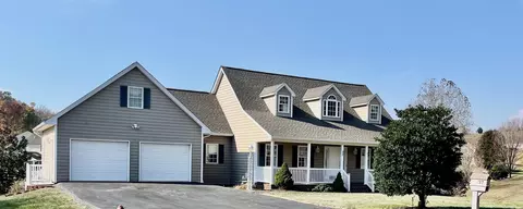 37 Bedford Ln, Fishersville, VA 22939