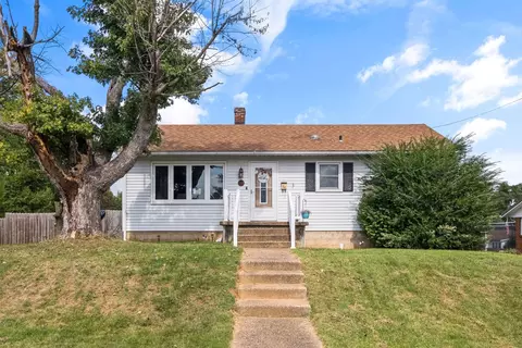 1527 Monroe St, Waynesboro, VA 22980