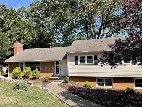 107 Fallon St, Staunton, VA 24401