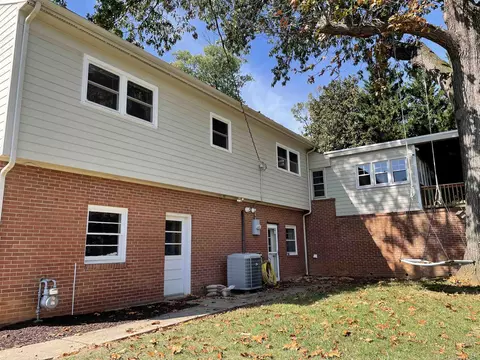 107 Fallon St, Staunton, VA 24401 photo 3