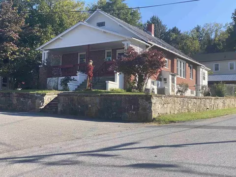 118 W Liberty St W, Staunton, VA 24401