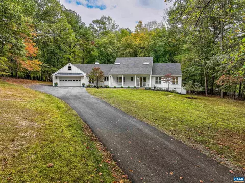 1925 Pheasant Ln, Charlottesville, VA 22901 photo 3