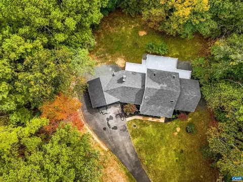 1925 Pheasant Ln, Charlottesville, VA 22901 photo 2