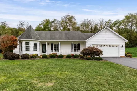 1835 Harvard Rd, Waynesboro, VA 22980 photo 2
