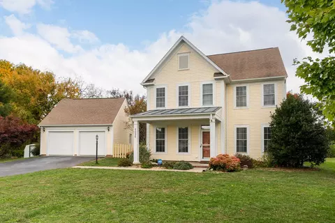 1030 Pendleton Dr, Waynesboro, VA 22980