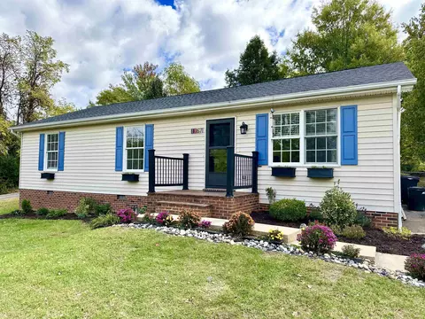 1167 Montgomery Ave, Staunton, VA 24401