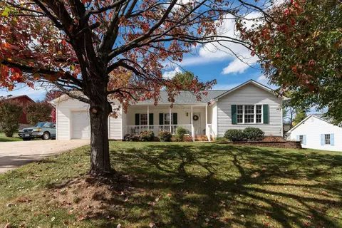 137 Loch Dr, Staunton, VA 24401