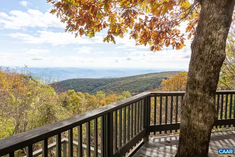 19 S Knob Ln S, Wintergreen Resort, VA 22967