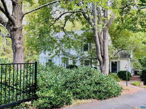 2814 Huntington Rd, Charlottesville, VA 22901