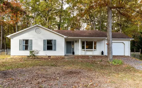 39 Falling Rock Dr, Stuarts Draft, VA 24477