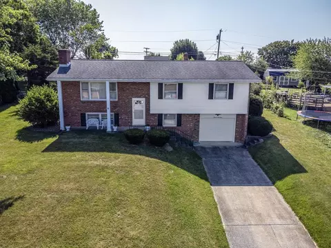 1114 Waterman Dr, Harrisonburg, VA 22802