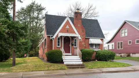 221 N Delphine Ave N, Waynesboro, VA 22980