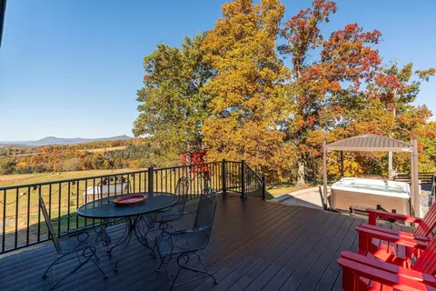 715 Gibbs Run Ln, Raphine, VA 24472 photo 2